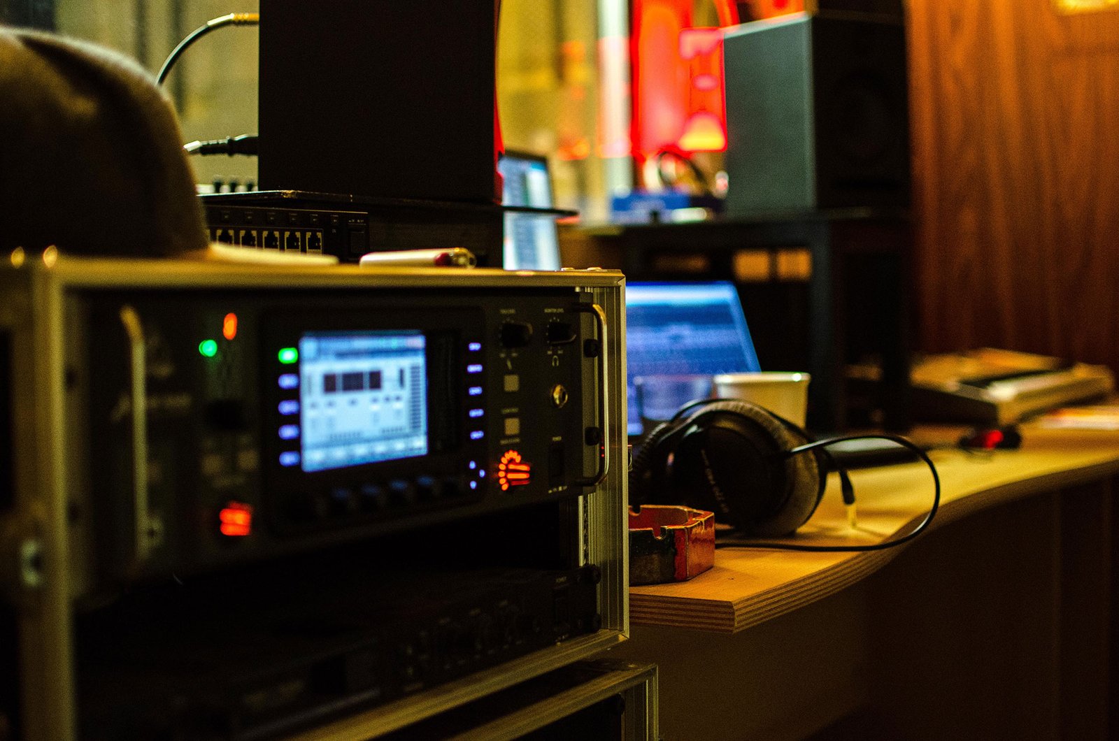 music-technology-studio-gadget-amplifier-recording